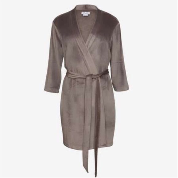 🆕Splendid – Velour Robe – Cozy Gray Belted Robe - Picture 2 of 7